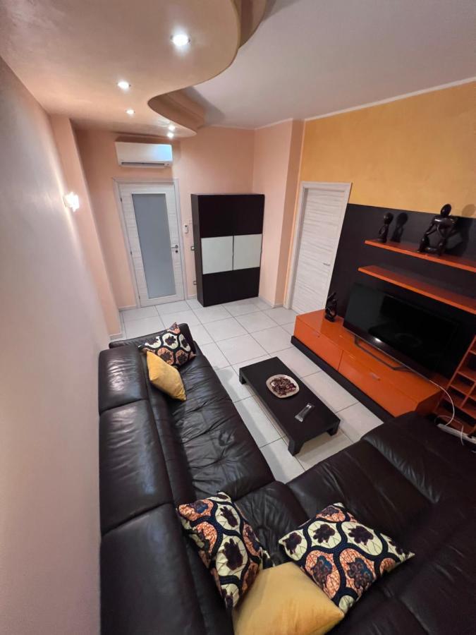 Stay In Style - Vibrant Condo In San Giovanni Lupatoto Exterior foto